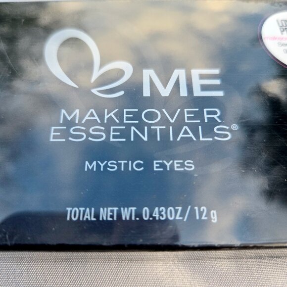 Makeover Essentials Mystic Eyes 6 Eye Colors / Creamy Eye Liners Compact NEW - Picture 3 of 6